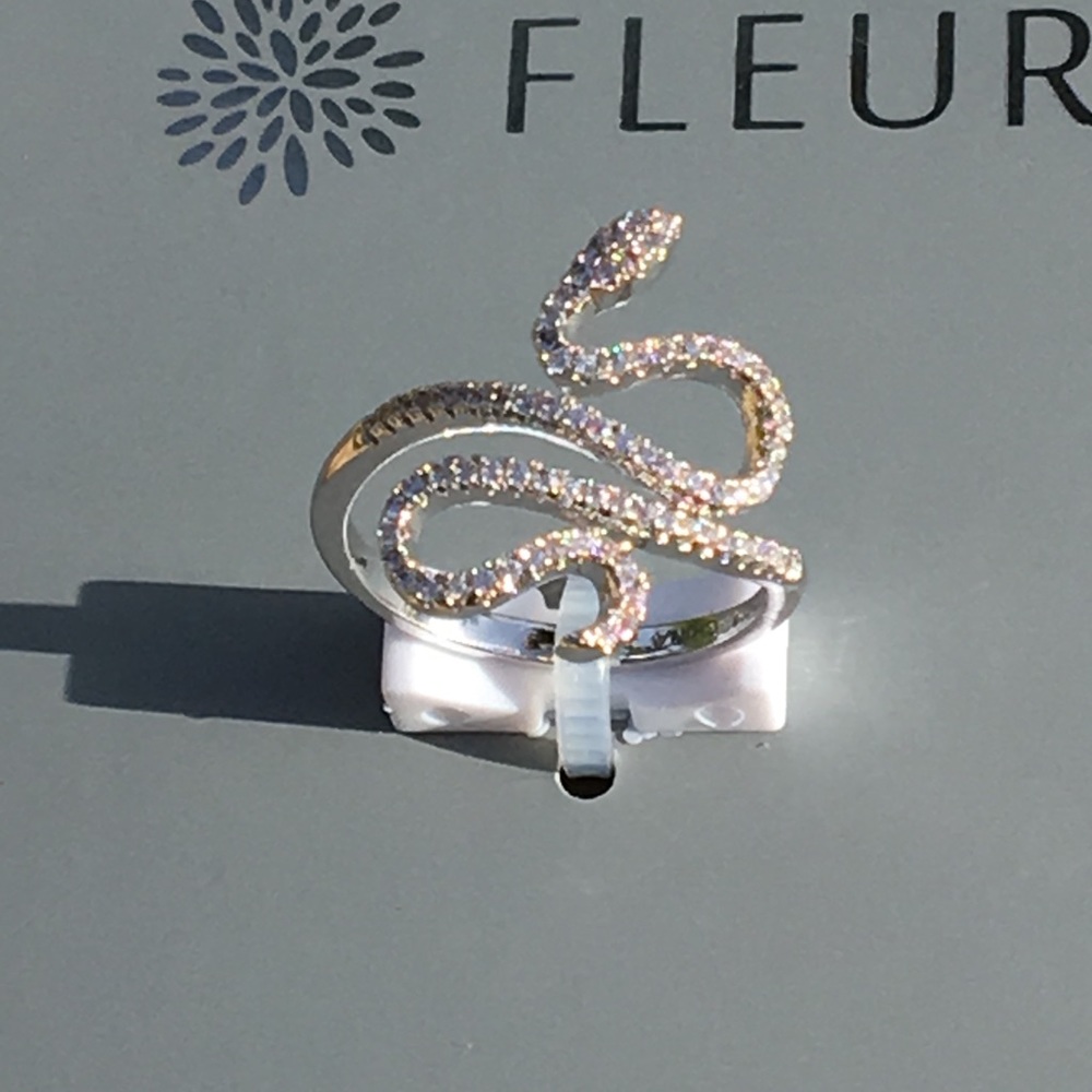 NWT Sz 9 Cubic Zirconia Snake Ring